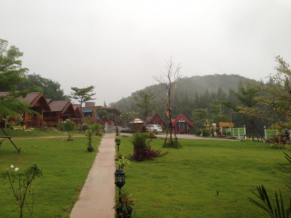 บ้านเรือนไท มวกเหล็ก Ban Ruenthai Muaklek Exterior foto